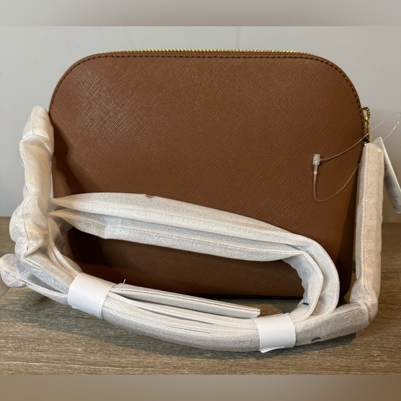 Michael Kors Jet Set Travel Dome Crossbody | New with Tags - Picture 9 of 10